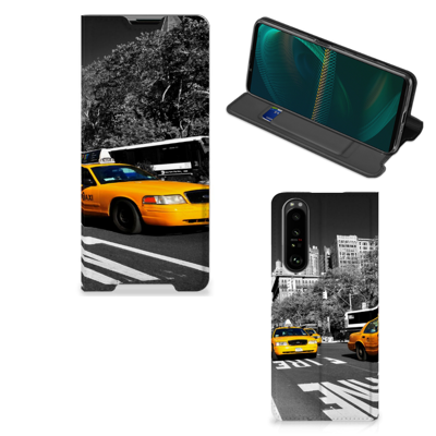 Sony Xperia 5 III | Book Cover | New York Taxi