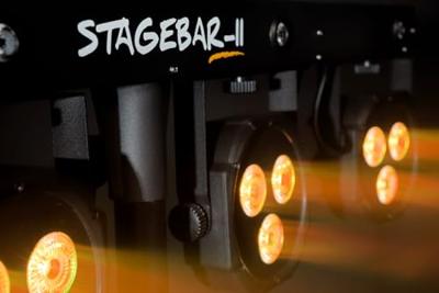 Algam Lighting Stagebar II met 4 RGB LED-parren & 4 stroboscoops op statief