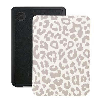 Lunso Kobo Clara BW / Clara Colour hoesje (6 inch) - Vegan Saffiano Leren Sleep Cover - Calm Serengeti Lunso Kobo Clara BW / Clara Colour hoesje (6 inch) - Vegan Saffiano Leren Sleep Cover - Calm Serengeti