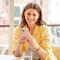 Accezz Liquid Silicone Backcover Samsung Galaxy S24 Telefoonhoesje Roze - thumbnail