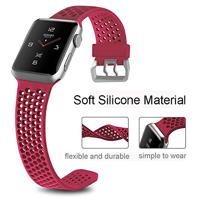 Bandje met gaatjes - Rood - Geschikt voor Apple Watch 44mm / 45mm / 46mm / 49mm - thumbnail