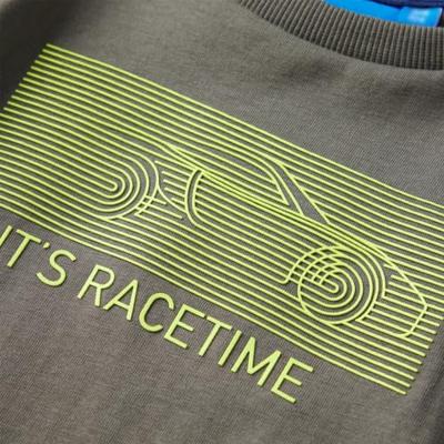 Kindershirt met lange mouwen racewagenprint 128 kakikleurig