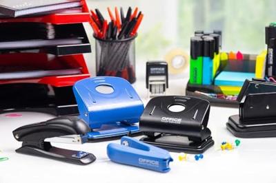 OFFICE products perforator, 65 blad, in metaal, zwart OFFICE products perforator, 65 blad, in metaal, zwart