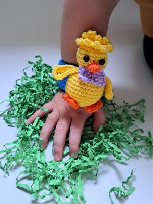 Haakpatroon byClaire Klaparmband kuikentje Pluis