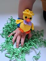 Haakpatroon byClaire Klaparmband kuikentje Pluis - thumbnail