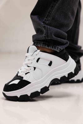 Guess Brayjen Sneakers Dames Wit/Zwart - Maat 36 - Kleur: Wit | Soccerfanshop