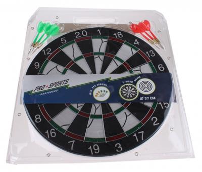 Dartbord met 6 pijltjes