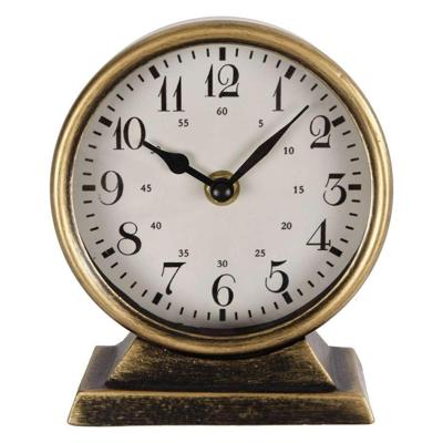 Overige Merken Metalen klok caroline 13x6.5x15 cm goud