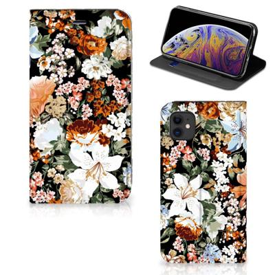 Smart Cover voor Apple iPhone 11 Dark Flowers Smart Cover voor Apple iPhone 11 Dark Flowers