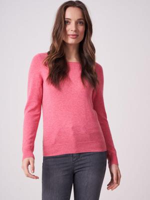 Basic fijngebreide boothals trui van biologisch cashmere