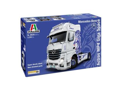 Italeri 3935 MB Actros MP4 Show GigaSpace Vrachtwagen (bouwpakket) 1:24 Italeri 3935 MB Actros MP4 Show GigaSpace Vrachtwagen (bouwpakket) 1:24