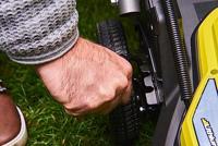 RYOBI 18V LithiumPlus borstelloze trimmer 37cm - 1 5,0 Ah batterij - 1 snellader - RY18LMX37A-150 - thumbnail