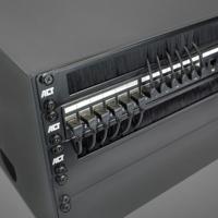 ACT Zwarte 0.25 meter U/UTP CAT6A LSZH slimline patchkabel met RJ45 connectoren. recht naar 90° haa - thumbnail
