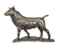 BRONZEN BEELD VAN EEN STIER OP EEN SOKKEL - thumbnail