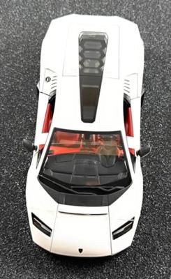 Maisto Lamborghini Countach LPI 800-4 1:18 Auto