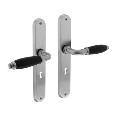 Intersteel Deurkruk Courgette op ovaal schild sleutelgat 56mm - mat chroom Intersteel Deurkruk Courgette op ovaal schild sleutelgat 56mm - mat chroom