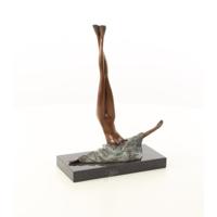 BRONZEN SCULPTUUR MET DE NAAM CAMOUFLAGE - thumbnail