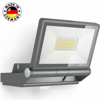 Steinel sensor buitenspot XLED Pro One Plus S 4550 lumen 34W breedstralend 3000K hoogte max 6 meter Steinel sensor buitenspot XLED Pro One Plus S 4550 lumen 34W breedstralend 3000K hoogte max 6 meter