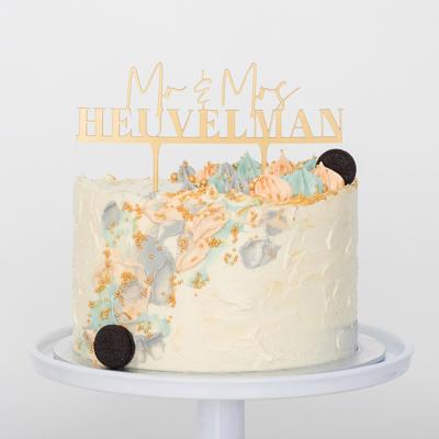 Taarttopper Mr & Mrs met achternaam modern