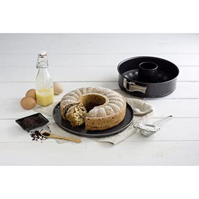 Zenker springvorm met vlakke- en tulband bodem black metallic 24cm Zenker springvorm met vlakke- en tulband bodem black metallic 24cm