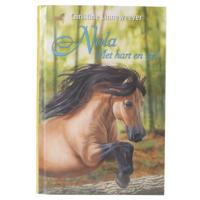 Uitgeverij Kluitman Gouden paarden: nola met hart en ziel - thumbnail