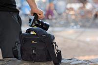 Lowepro Nova 140 AW II zwart - thumbnail