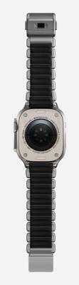 Nomad Stratos Titanium Strap Apple Watch 44mm / 45mm / 46mm / 49mm Natural/Zwart