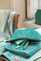 Pip Studio Pip Cosmetic Flat Pouch Large Velvet Quilted Green 30x22x1cm - thumbnail