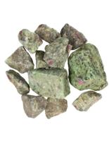 Ruwe Brokjes Robijn in Zoisiet uit Afrika 250 gram - thumbnail