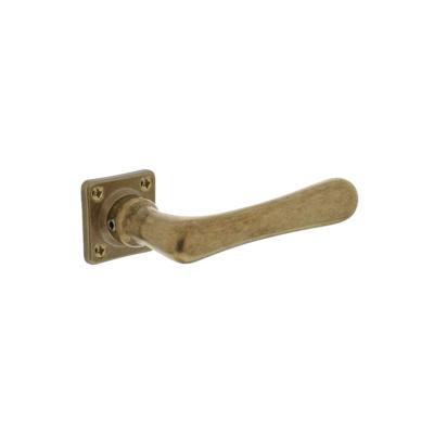 Intersteel Deurklink Trento met rozet messing getrommeld Intersteel Deurklink Trento met rozet messing getrommeld