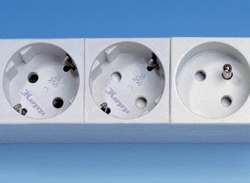 Kopp 938504012 Stekkerdoos 19 inch 5-voudig Wit Randaarde stekker 1 stuk(s)