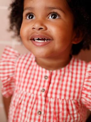 Bloes in vichy seersucker voor baby's met korte mouwen en volant rood, geruit