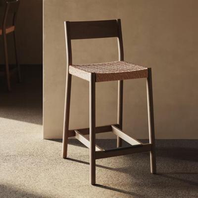 Kave Home Barkruk 'Yalia' Eikenhout, kleur Walnoot (zithoogte 65cm) Kave Home Barkruk 'Yalia' Eikenhout, kleur Walnoot (zithoogte 65cm)