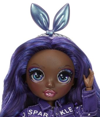 Rainbow High Krystal Bailey – indigo (donkerblauw-paarse) modepop met 2 complete mix & match-outfits en accessoires