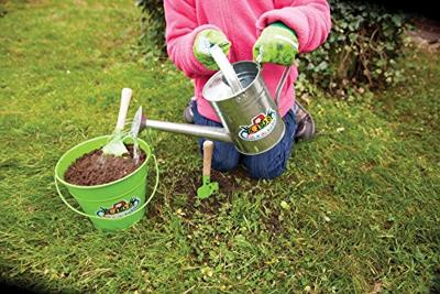 Kinderschort met tuingereedschap / Esschert Design