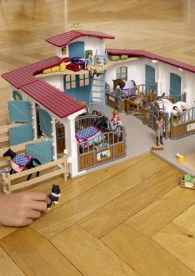 Schleich horse club paardenbox met merrie en veulen 42611