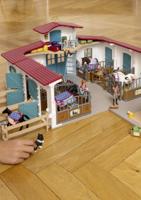 Schleich horse club paardenbox met merrie en veulen 42611 - thumbnail
