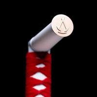 Lexip x Ubisoft: Assassin's Creed Shadows, Universele helmhouder, Robuuste en duurzame materialen, Gevlochten stof - thumbnail