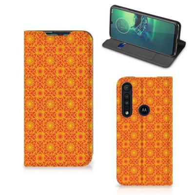 Motorola G8 Plus | Hoesje met Magneet | Batik Oranje