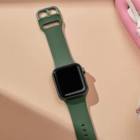 Soft siliconen bandje met gespsluiting - Dennengroen - Geschikt voor Apple Watch 44mm / 45mm / 46mm / 49mm - thumbnail