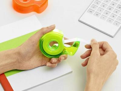 Scotch Plakbandhouder CC + 1 rol Scotch Magic Tape 19 mm x 19 m - 24 stuks Scotch Plakbandhouder CC + 1 rol Scotch Magic Tape 19 mm x 19 m - 24 stuks