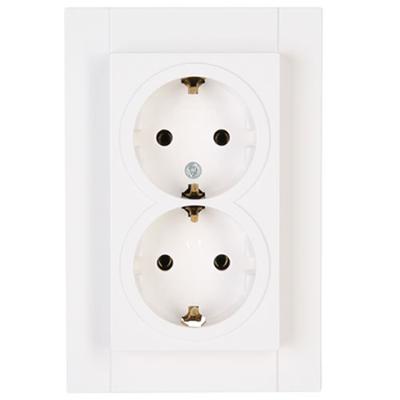 Kopp HK07 dubbel stopcontact met randaarde wit glanzend