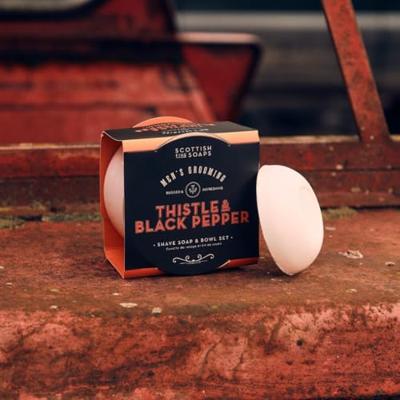 Scottish Fine Soaps Thistle & Black Pepper Shave Soap & Bowl Set 1Stuks Scottish Fine Soaps Thistle & Black Pepper Shave Soap & Bowl Set 1Stuks