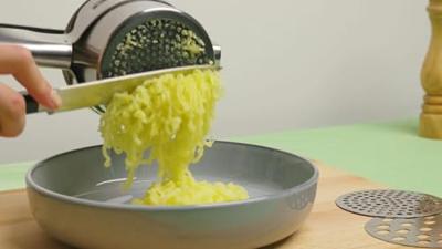 Sareva Pureeknijper / Aardappelpers - RVS - ø 10 cm Sareva Pureeknijper / Aardappelpers - RVS - ø 10 cm