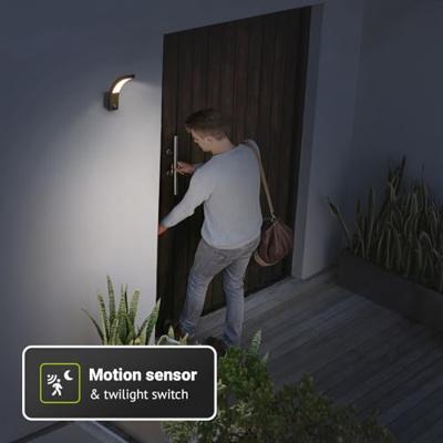 Bristol - LED Wandlamp met sensor - 10 Watt 814 Lumen - Bewegingssensor en schemerschakelaar - 3000K warm wit licht - zwart Bristol - LED Wandlamp met sensor - 10 Watt 814 Lumen - Bewegingssensor en schemerschakelaar - 3000K warm wit licht - zwart