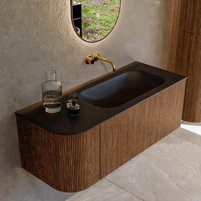 Mondiaz KURVE 115 cm Onderkast Greeploos 1 Lade Met Deuren Walnut, Wastafel Solid Surface Rechts Urban 0 Kraangaten Zonder Spiegel (KRVBGS115L1L1D0KR-Wal/Urb)