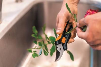 Fiskars Solid Snip Bloemenschaar - thumbnail