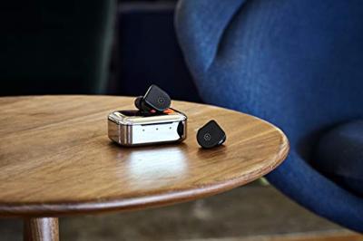 Master & Dynamic MW07MB True Wireless hoofdtelefoon, 3,5 uur batterijduur per lading, edelmetalen oplaadcase, IPX4, mat zwart