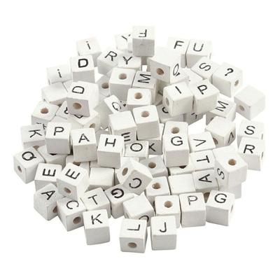 Creativ Company Https://www.cchobby.nl/letterkralen-a-z-en-blanco-afm-8x8-mm-gatgrootte-3-mm-wit-96-div-1-doos