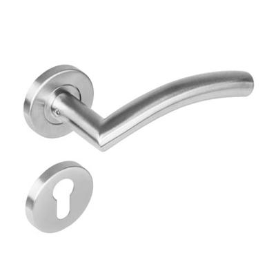 Deurkruk 1276 Lisa 90°op rond rozet staal met 7mm nok met profielcilindergat plaatjes RVS Deurkruk 1276 Lisa 90°op rond rozet staal met 7mm nok met profielcilindergat plaatjes RVS
